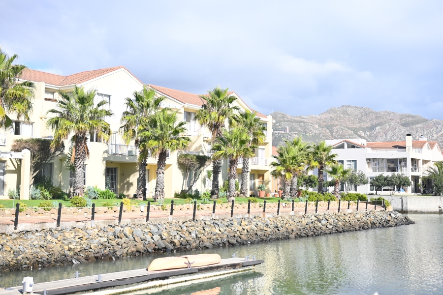 2 Bedroom Property for Sale in Harbour Island Western Cape